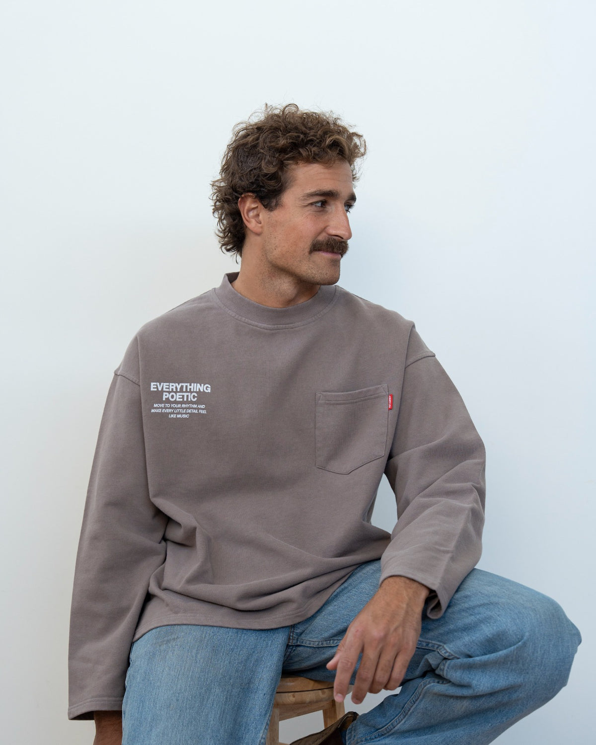 POCKET BROWN CREWNECK