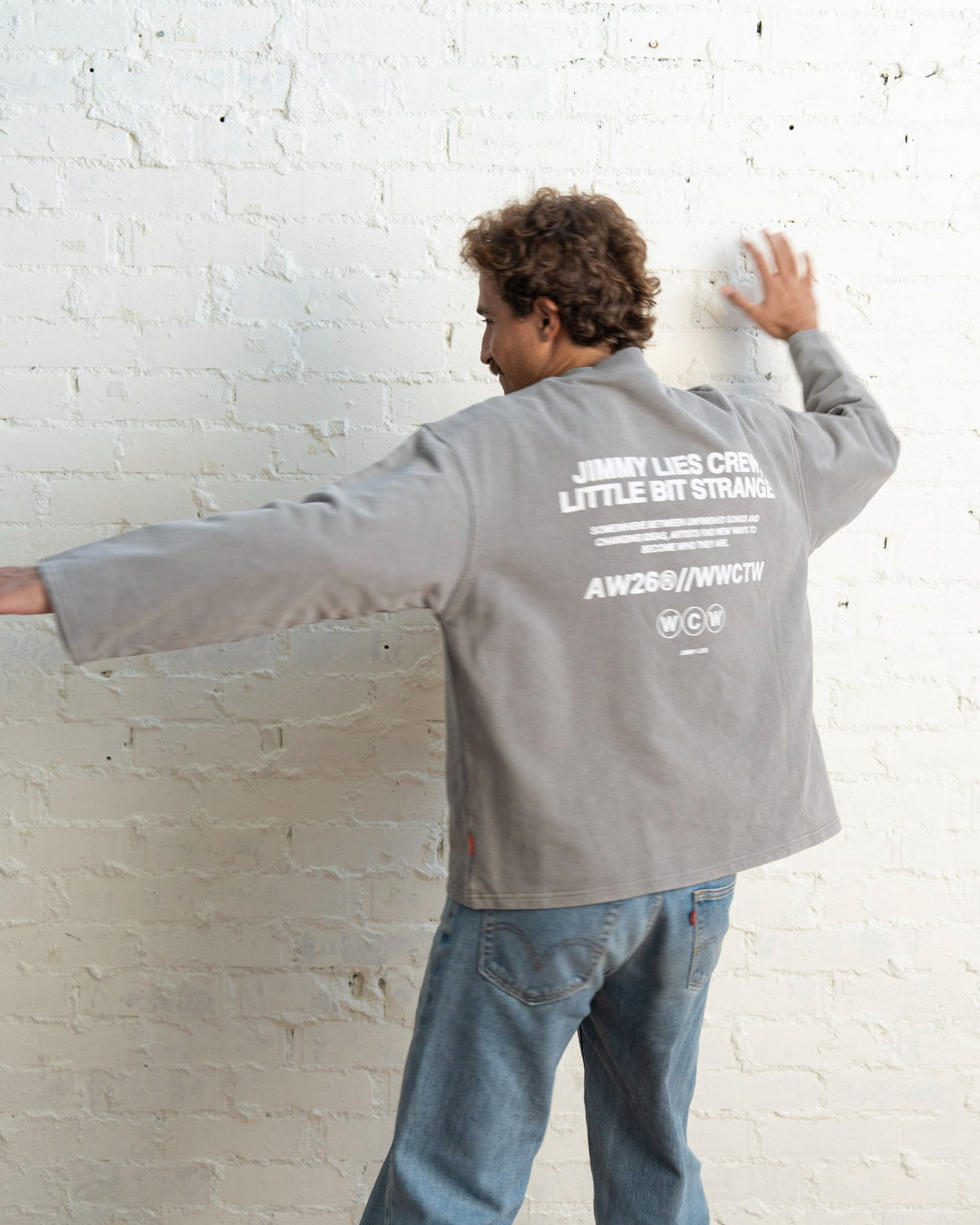 NISC LIGHT GREY CREWNECK