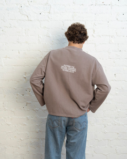 POCKET BROWN CREWNECK